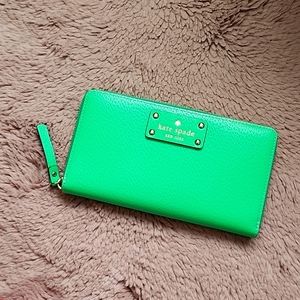 Kate Spade Long Wallet 💚